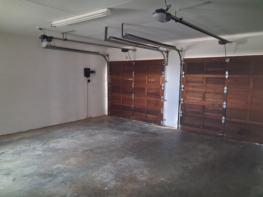 To Let 3 Bedroom Property for Rent in Hillside Free State